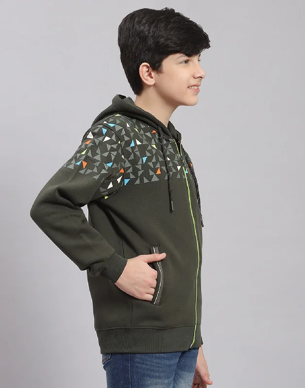 Boys Olive Printed Hooded Full Sleeve Sweatshirt Boys Olive Printed Hooded Full Sleeve Sweatshirt